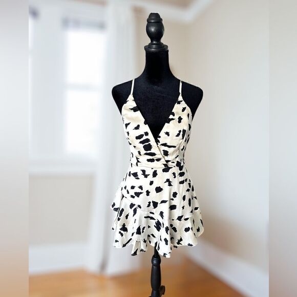 Vici Luxxel Play Dress Romper Size M - Picture 15 of 15